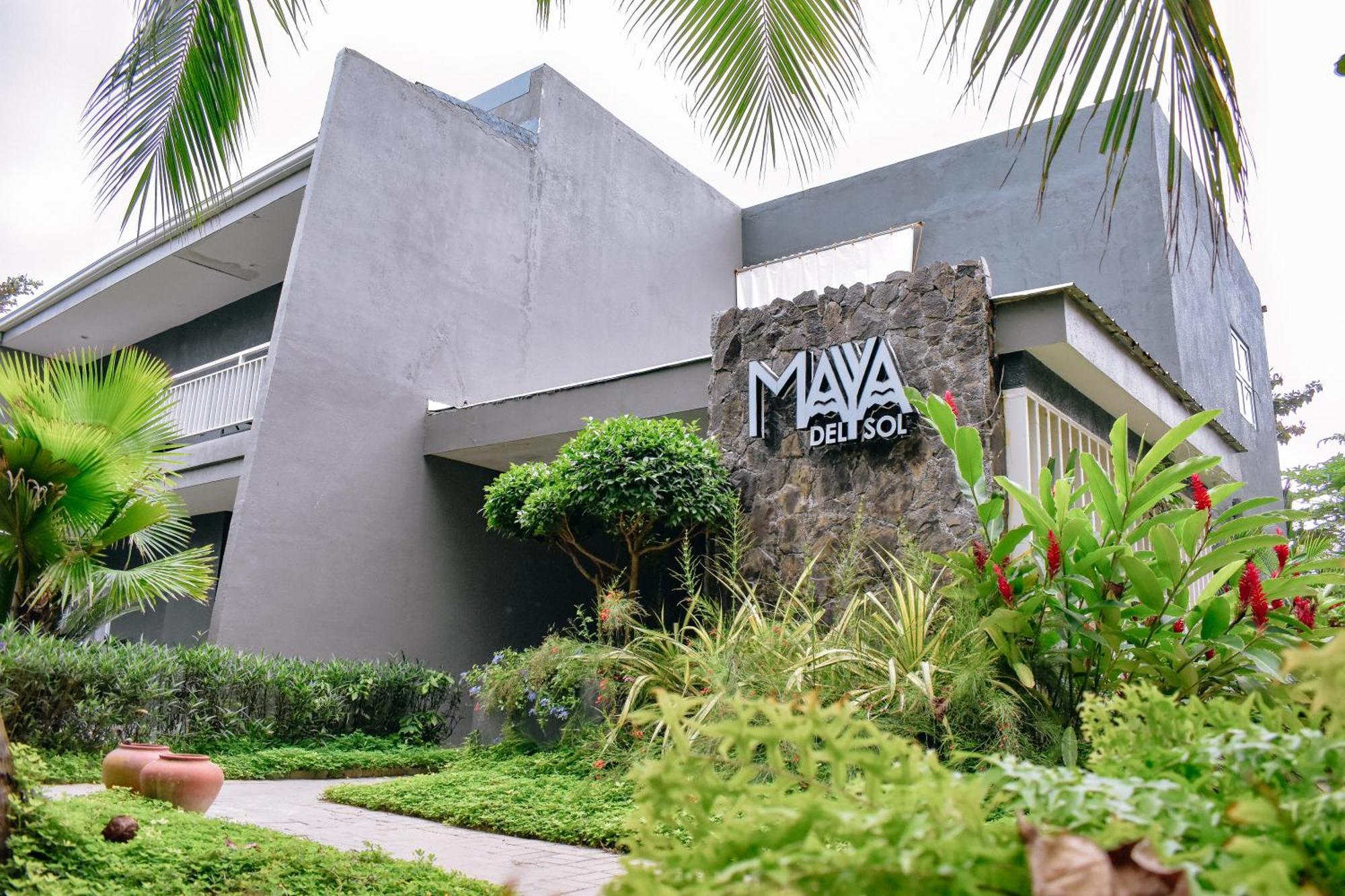 Golden Sands Destination Resorts Daanbantayan Exteriör bild