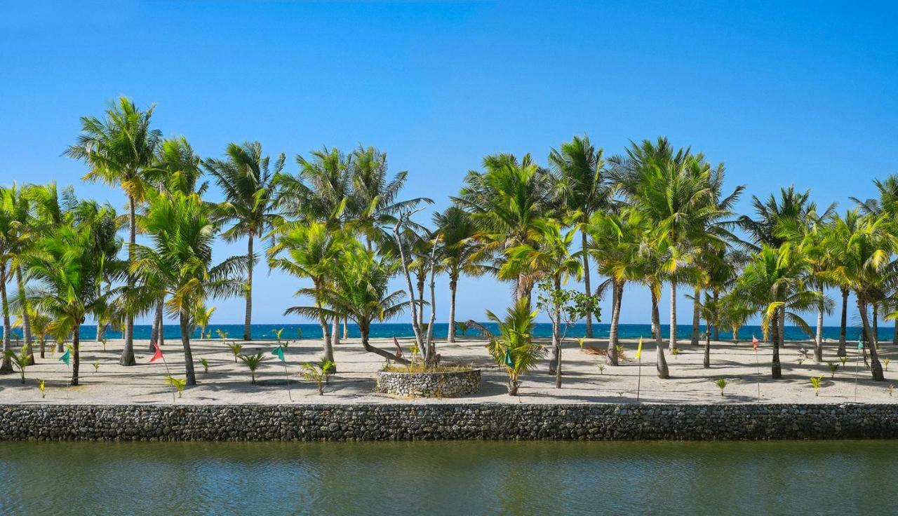 Golden Sands Destination Resorts Daanbantayan Exteriör bild